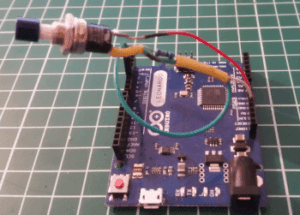Arduino Leonardo - Taster mit Pull Down Widerstand für die Simulation von Tastatureingaben.