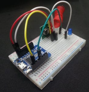 Aufbau der Schaltung mit Wemos D1 mini und dem 433MHz Sendemodul.