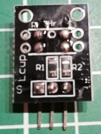 Rückseite der Lichtschranke KY-010