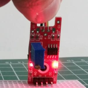 Temperatursensor LM393 Schwellwert erreicht.