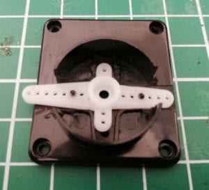 Bodenplatte mit Ruderhorn