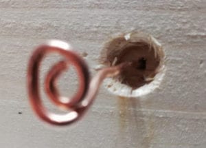 Loch für die Kabeldurchführung