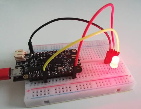 ESP32 mit RGB LED (WS18B20)