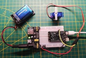 Aufbau der Schaltung - Servomotor SG90 am ESP32