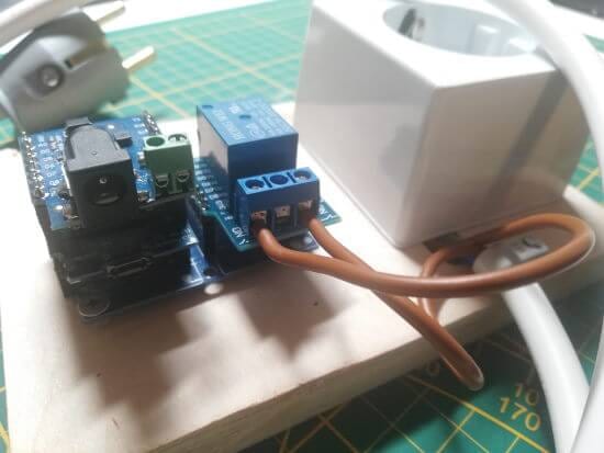ESP8266 / Wemos D1 Mini mit Relaisshield & Steckdose