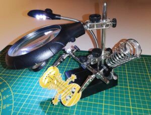 Dritte Handy mit Lupe & LED Licht