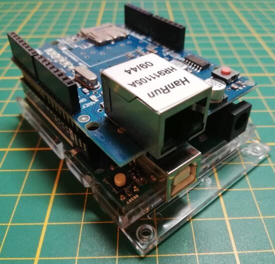 Arduino UNO mit aufgestecktem Ethernet Shield