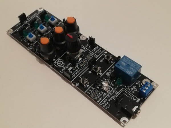 Totem - I/O Side Panel