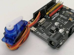 RobotDyn WiFi D1 R2 mit Servomotor SG90