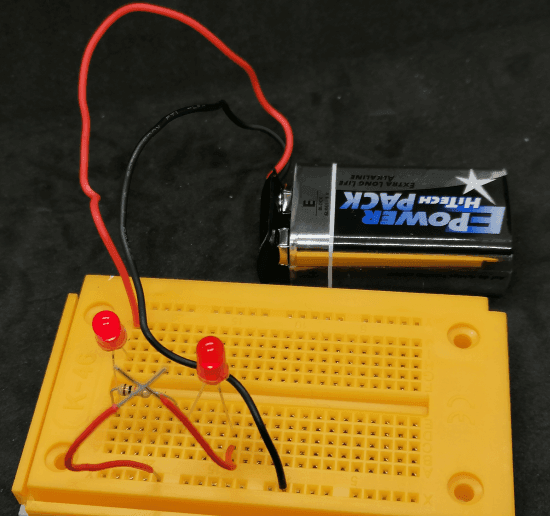 Schaltung mit zwei LEDs und Vorwiderstand