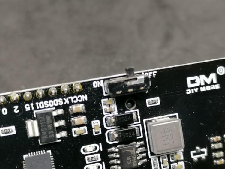 Ein/Aus Schalter für den ESP32 Baustein