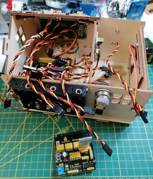 Anschlusskabel am Smart Home Kit von Keyestudio