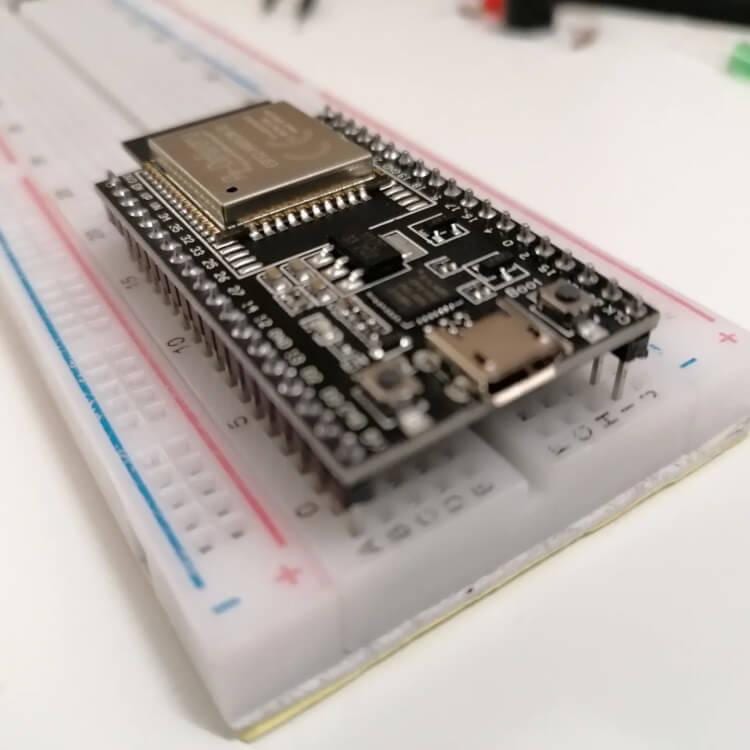 ESP32 auf 400 Pin Breadboard