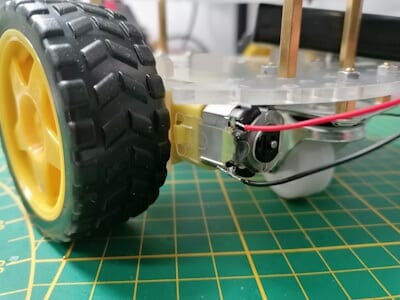 angelötete Litzen am DC-Motor