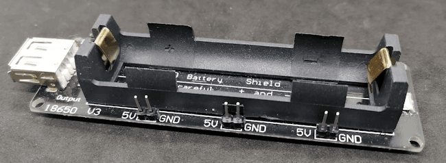 Expansionboard für die LiPo Batterie Typ 18650 mit Stiftleisten für 5V