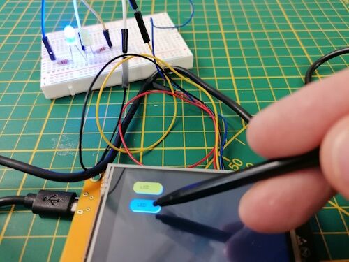 steuern von LEDs via Buttons am ESP32 Development Board