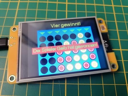 Spieler Gelb hat beim Spiel Vier gewinnt gewonnen!