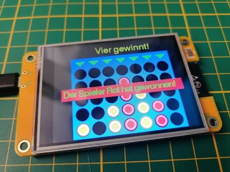 Spieler Rot hat beim Spiel Vier gewinnt gewonnen!