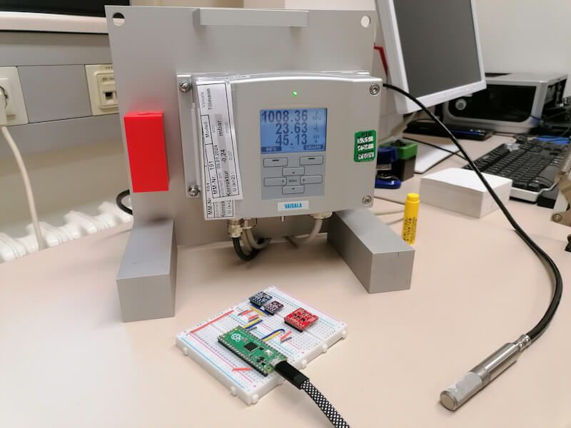 Prüfmittel von der PTB und Schaltung am Raspberry Pi Pico