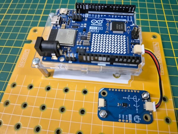 Arduino UNO R4 WiFi mit Modulino Movement