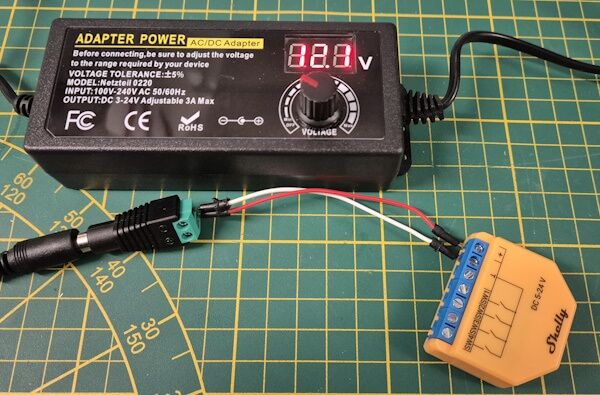 Shelly i4 DC mit Universalnetzteil