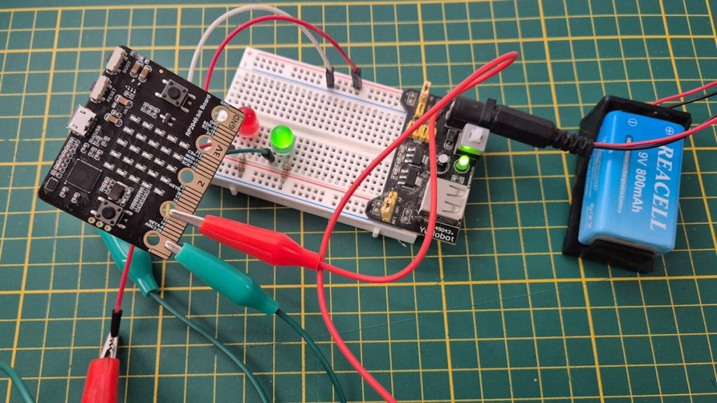 RP2040bit - externe Stromversorgung und Wechselblinken