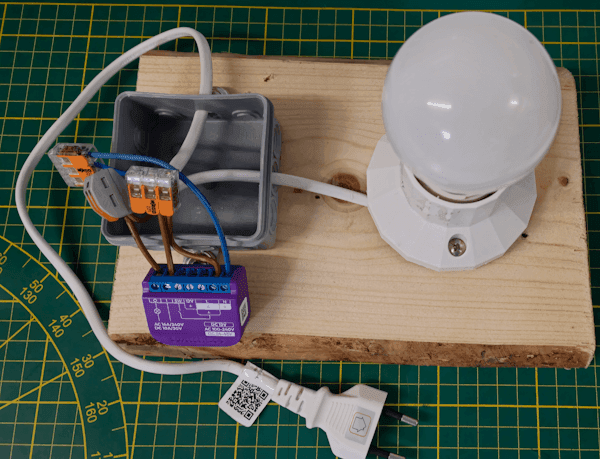 SwitchBot Relais Switch 1 mit Lampe