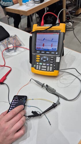 NFC Temperatursensor - Osziloskop - Kondensatoren entladen sich