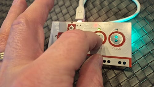 Taste betätigt - LED leuchtet auf