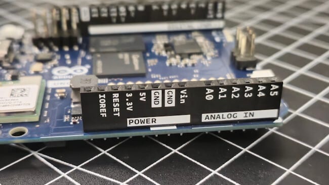VIN Pin des Arduino UNO Q