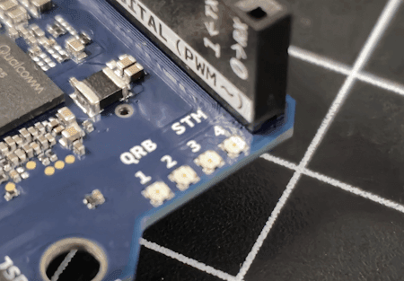 vier RGB LEDs am Arduino UNO Q