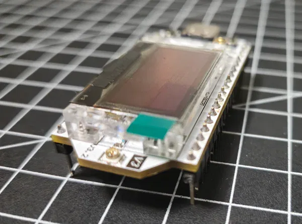 Mikrocontroller Heltec LoRa 32 V3 von hinten - IPEX Anschluss