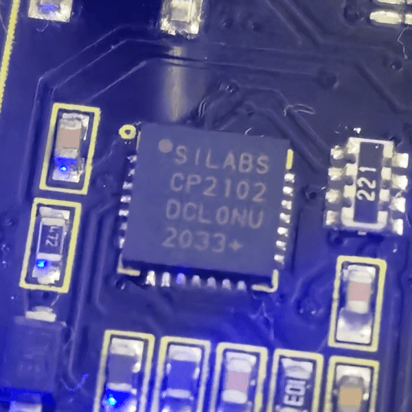 CP2102 USB-Serial Konverter Chip von Silicon Labs