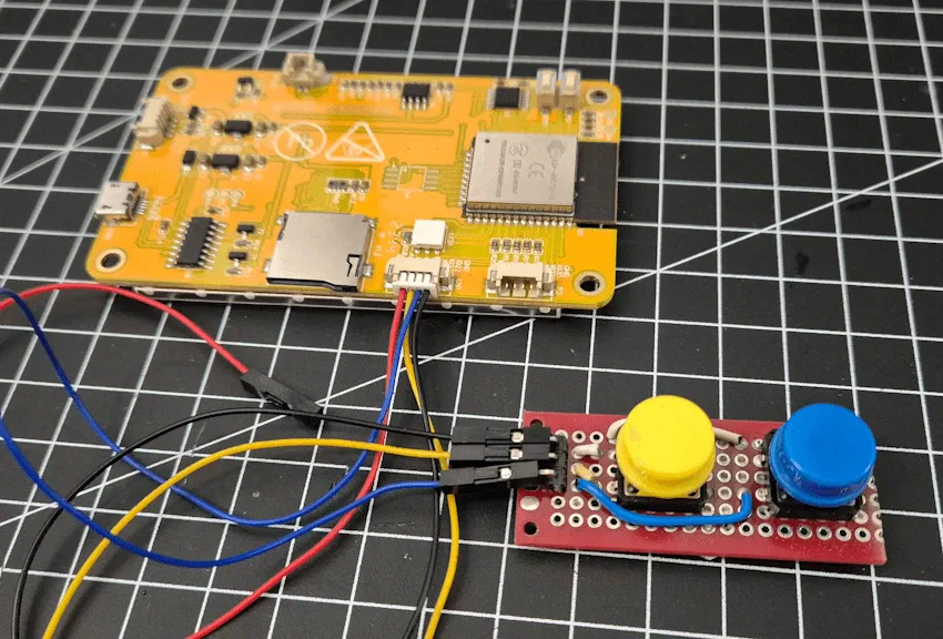 Cheap Yellow Display mit zwei Taster