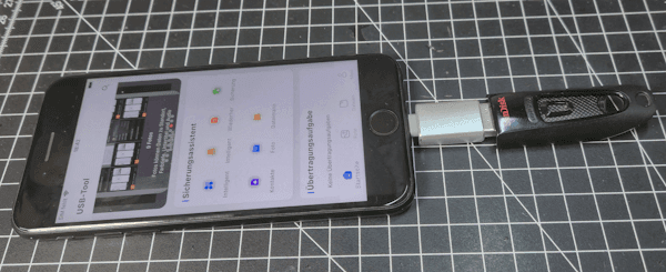 SanDisk USB-Stick am iPhone SE mit der App O2G Flash