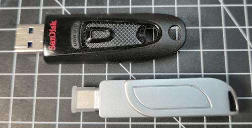 SanDisk USB Stick und Gaulau USB-Stick