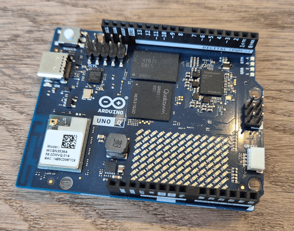 Arduino UNO Q