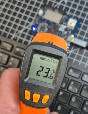 Temperatur Qualcomm CPU auf dem Arduino UNO Q beim starten