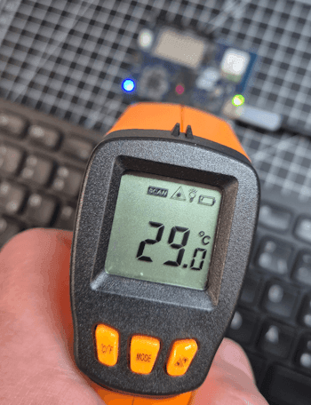 Temperatur Qualcomm CPU auf dem Arduino UNO Q nach ca 3 Minuten