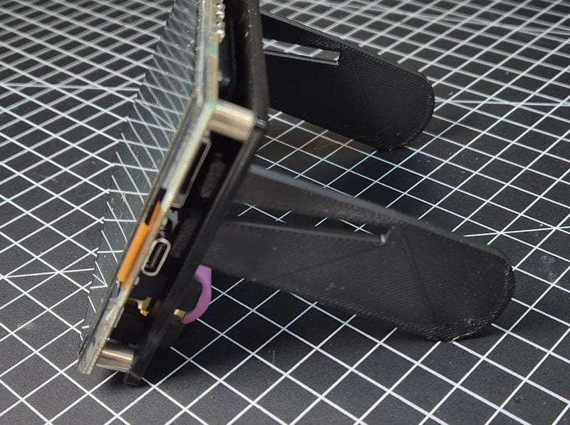 einfache Ersatzfüsse für das RLCD Display von Waveshare aus dem 3D Drucker