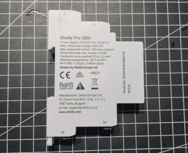 Shelly Pro 3EM - Technische Daten aufgedruckt auf dem Gehäuse
