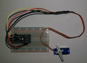 Arduino Nano mit Mini Servo SG90