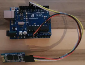 Aufbau der Schaltung für den Betrieb des Bluetooth Moduls 