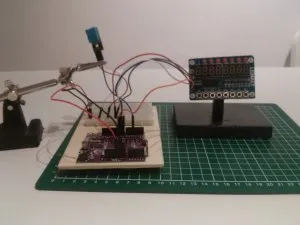 Aufbau der Schaltung - DHT11 Sensor & TM1638 Shield am Maker UNO