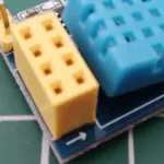 Pfeil zur richtigen Montage des ESP-01S auf dem DHT11 Shield