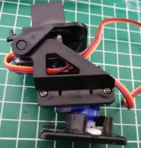 verschrauben der Gehäuseteile