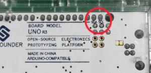 Beschriftung der SCL & SDA Pins auf der Rückseite des Arduino UNOs