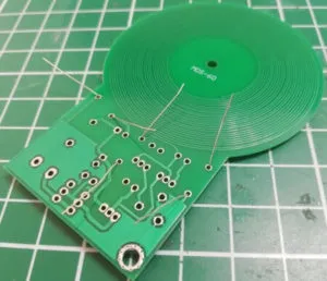 Verlöten der Widerstände für den Metall Detektor