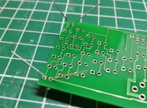 LED auf Platine mit umgeknickten Beinchen