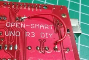 Arduino UNO Bausatz - fehlende Verbindung von R2 zu LED1